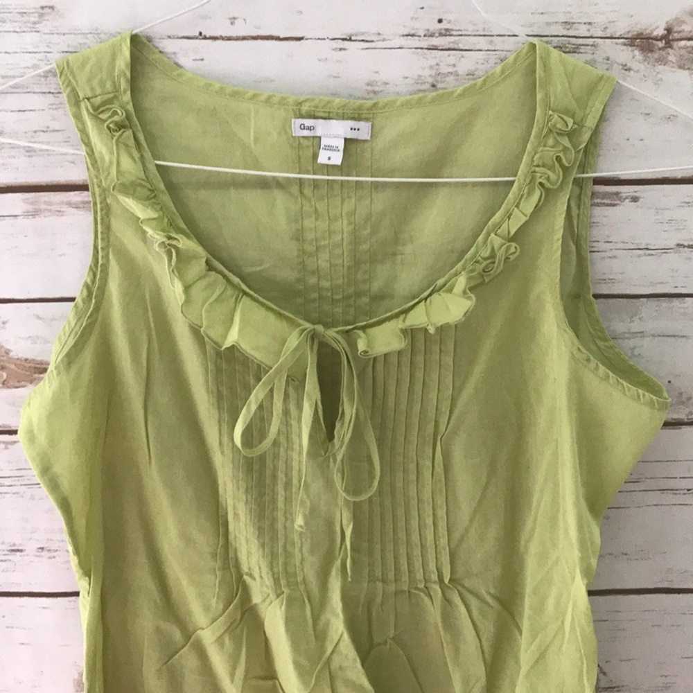 • GAP ••• Green Ruffled Top • - Picture 2 of 5